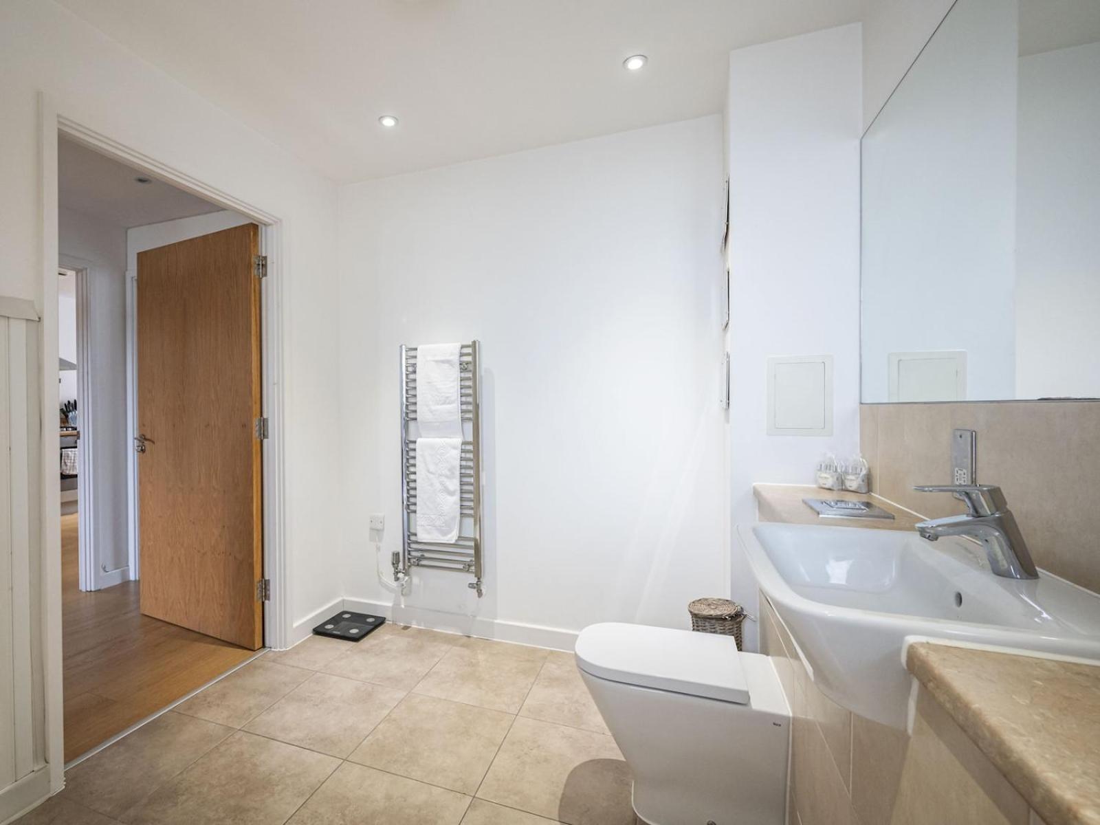 London Apartment Near Tower Bridge And Tube Pass The Keys Bagian luar foto